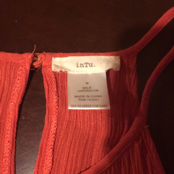 Pumpkin orange crocheted tank top - Picture 3 of 4